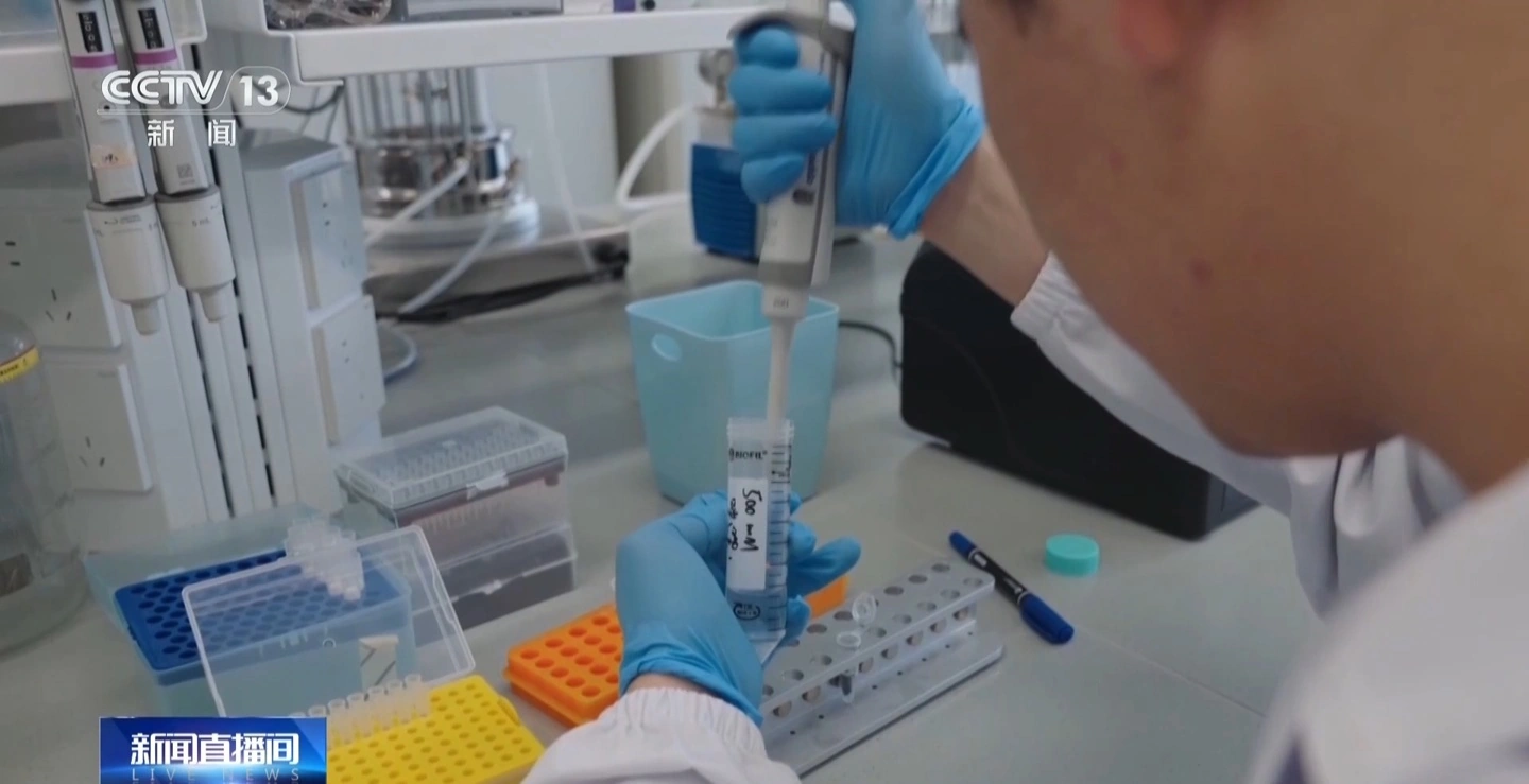 上海"Golab 物质科学智能研发工厂"五天完成135项无人科研任务