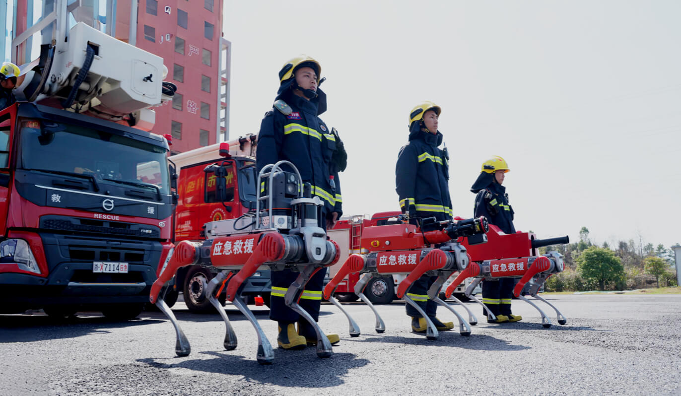 Unitree As2-W rilasciato: robot ibrido a ruote e gambe, può salire gradini di 80 cm e pendenze di 45°