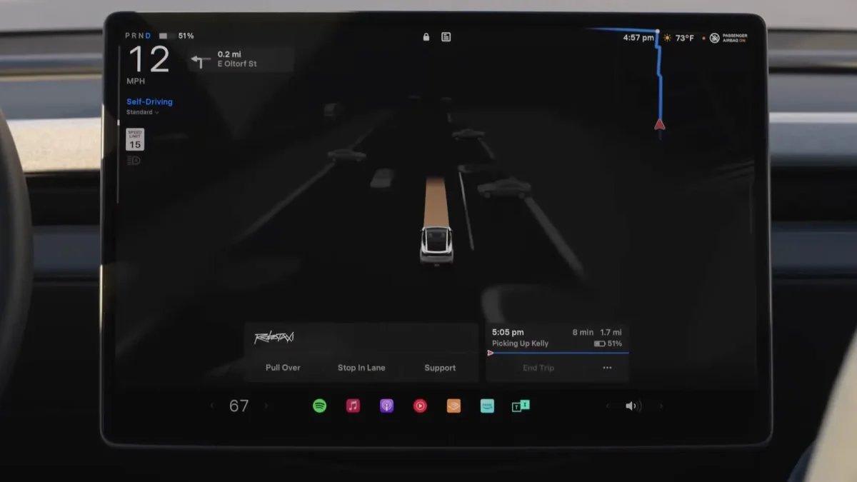 Die frühe Version von Tesla FSD v15 ist bereits auf der Straße, die Robotaxi-Flotte ist die erste, die sie einsetzt