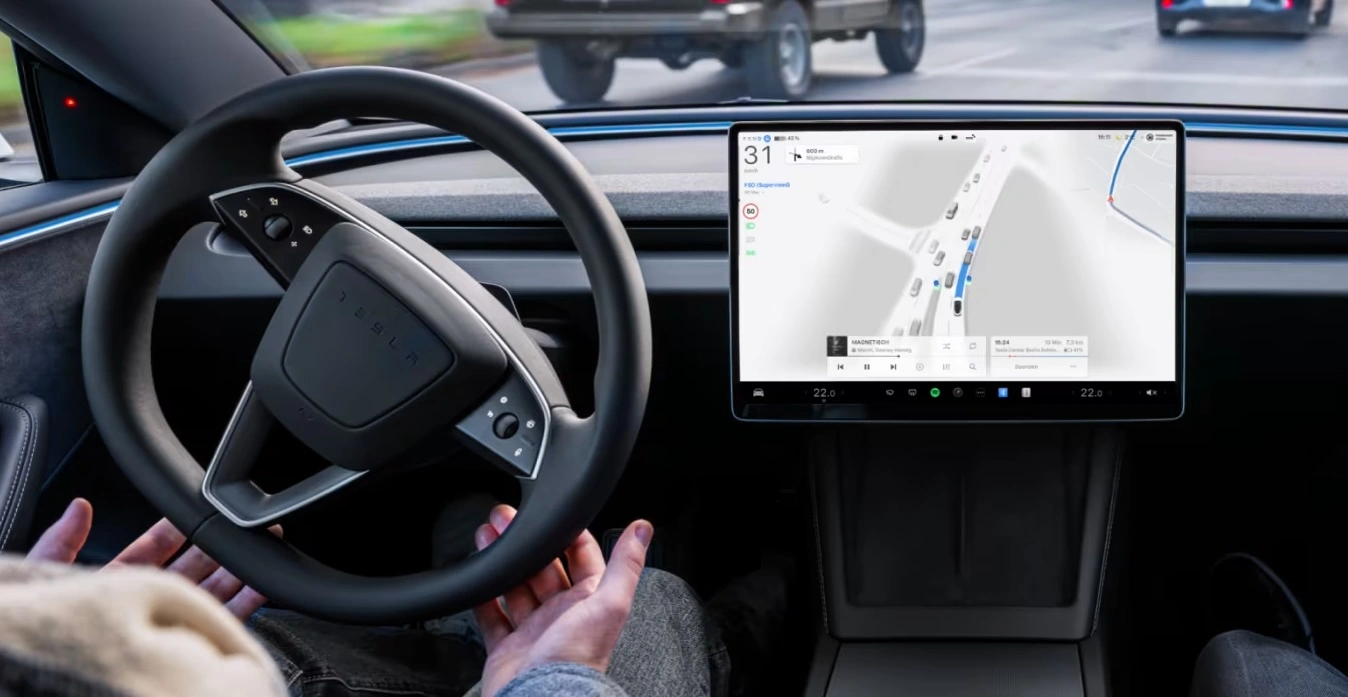 特斯拉车主 David Moss 驾驶 Model 3 连续使用 FSD 行驶 2 万英里无人工接管