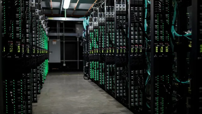 Cuộc điều tra của Reuters: Nhu cầu lớn về điện ma tại các trung tâm dữ liệu AI ở Mỹ, Texas và các bang khác đang can thiệp để giải quyết vấn đề này